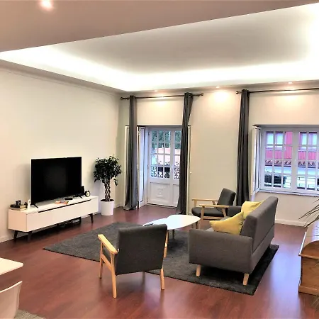 Charm City Center Apt 140m2 & Free Parking Appartamento